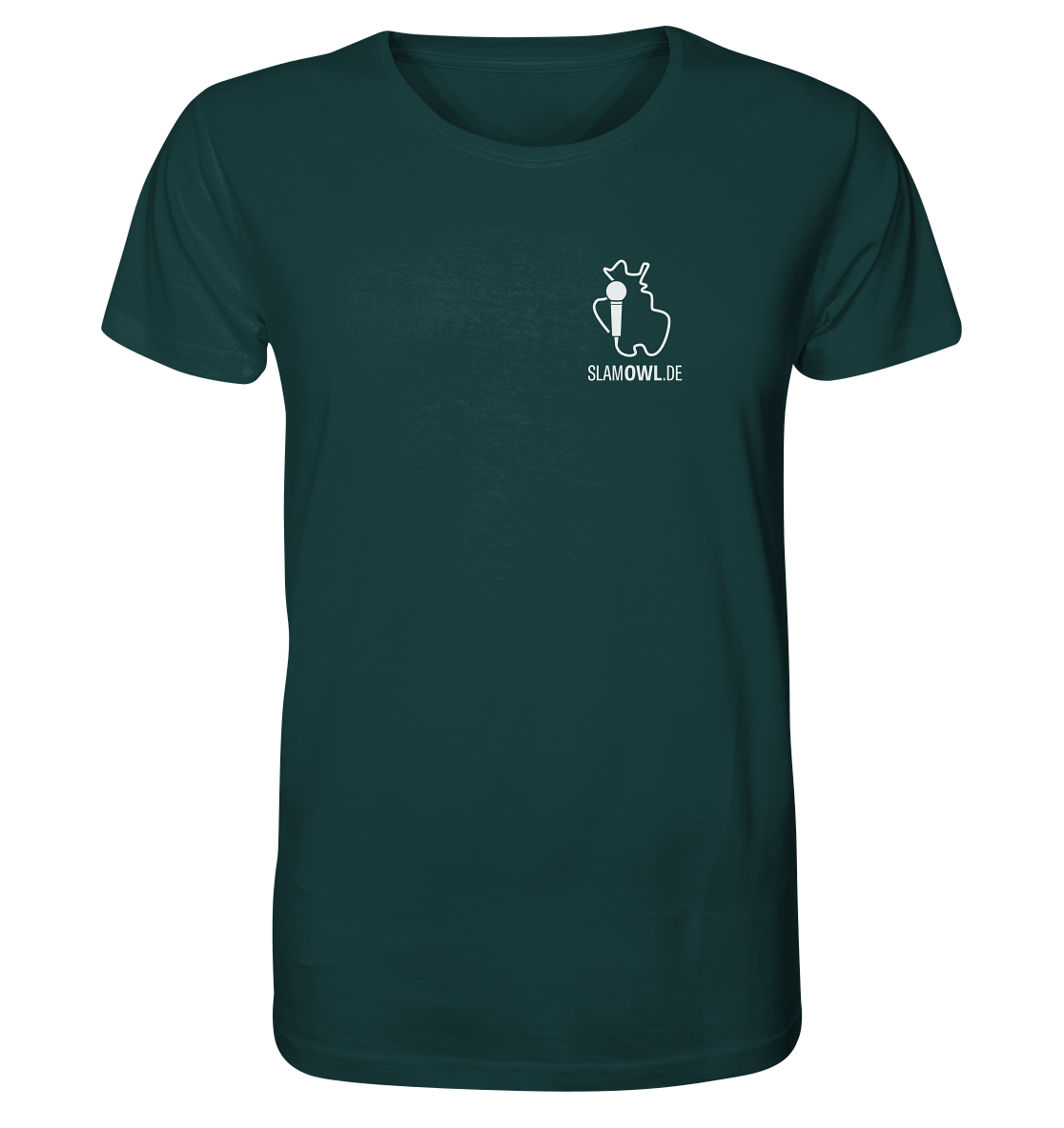 Grünes T-Shirt mit weißem Logo einer Comic-Eule und dem Text „SLAMOWL.DE“ auf der linken Brustpartie, als Symbol für die lebendige Poetry Slam-Szene in Ostwestfalen-Lippe, genannt T-Shirt Poetry Slam – Slam OWL – Logo & Eule – weiß mit Orange auf Farbe | Bio-Qualität von Artbookings/Shirtigo.