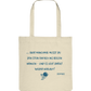 Eine Artbookings-Merchandise-Einkaufstasche mit dem Kunstwerk „Baumwolltasche Sisyphos – Kraftakt / Tragik des Lebens – Variante Berg“.